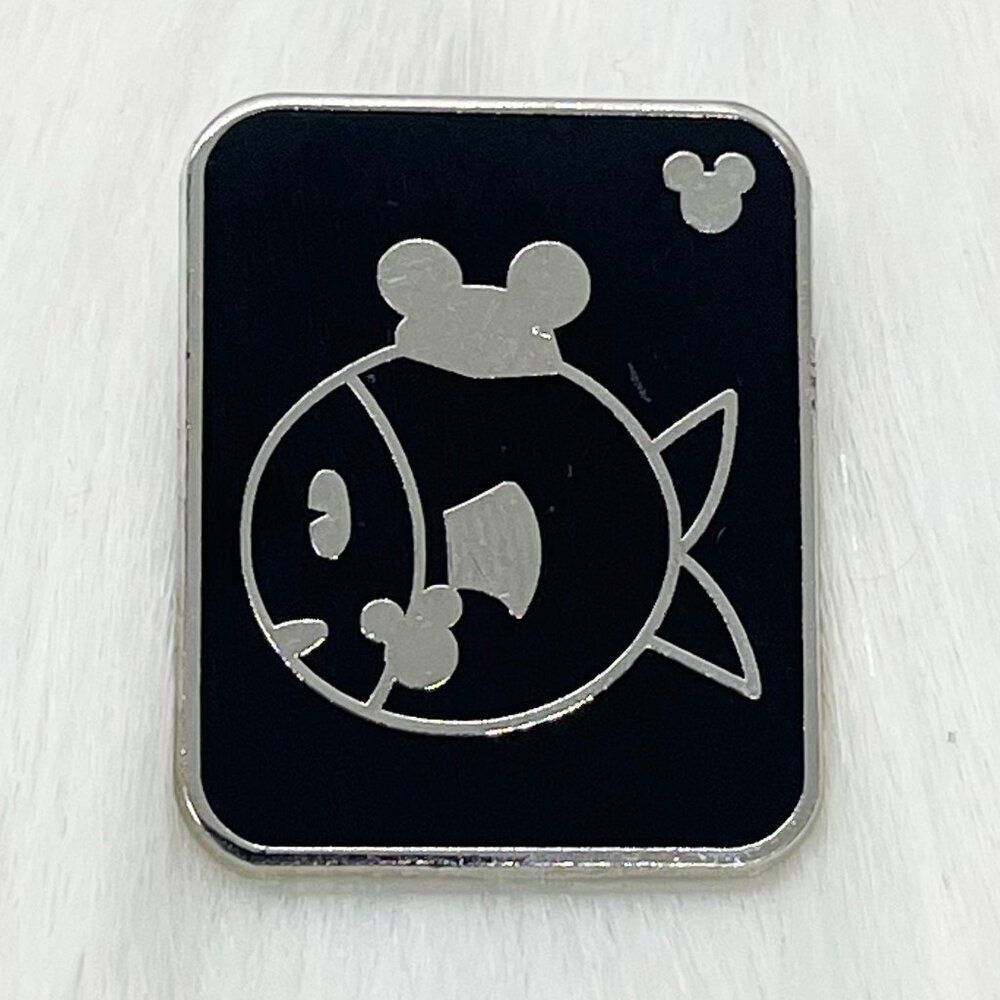 🔮 5/$25 Disney‎ Stick People Fish With Mouse Ears Pin